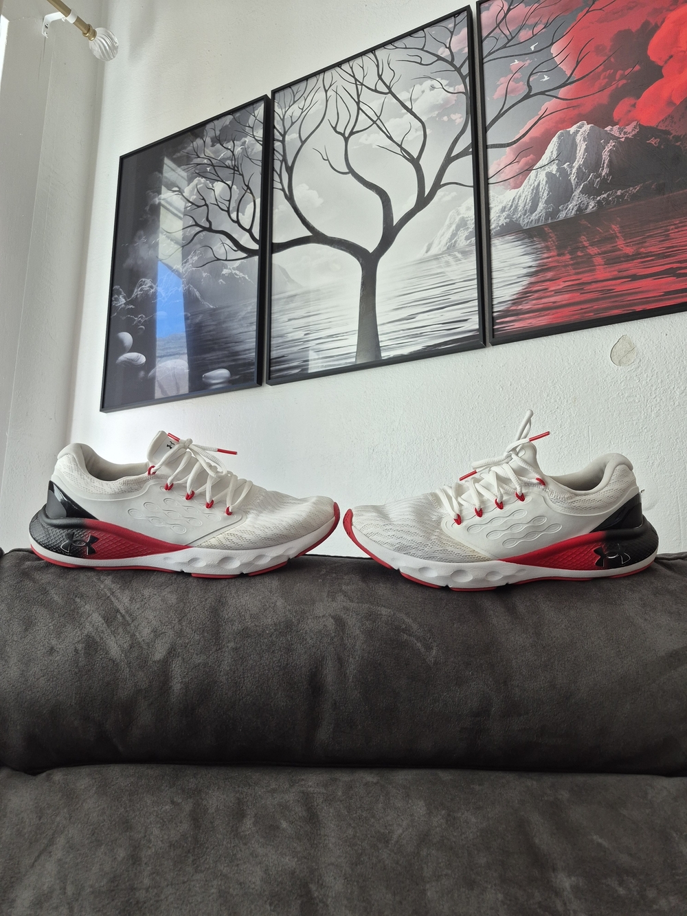 Under Armour Men’s White/Red Running Shoes